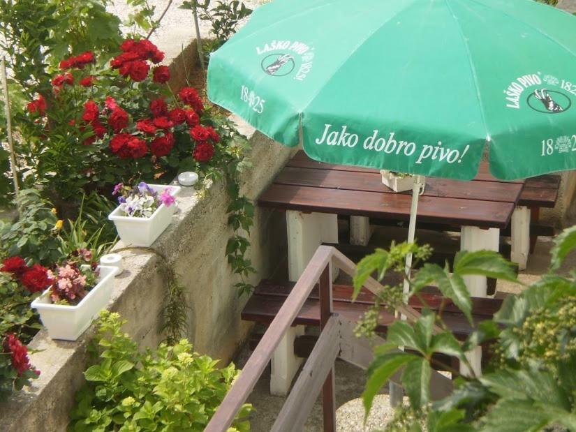 Apartmani Vesna Supetar Ngoại thất bức ảnh